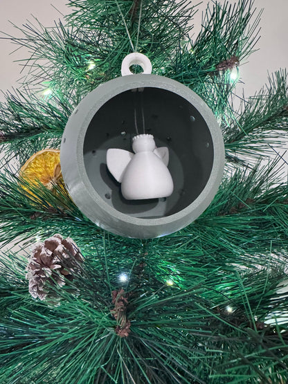 Boule de Noël Louise et petit Ange Malo